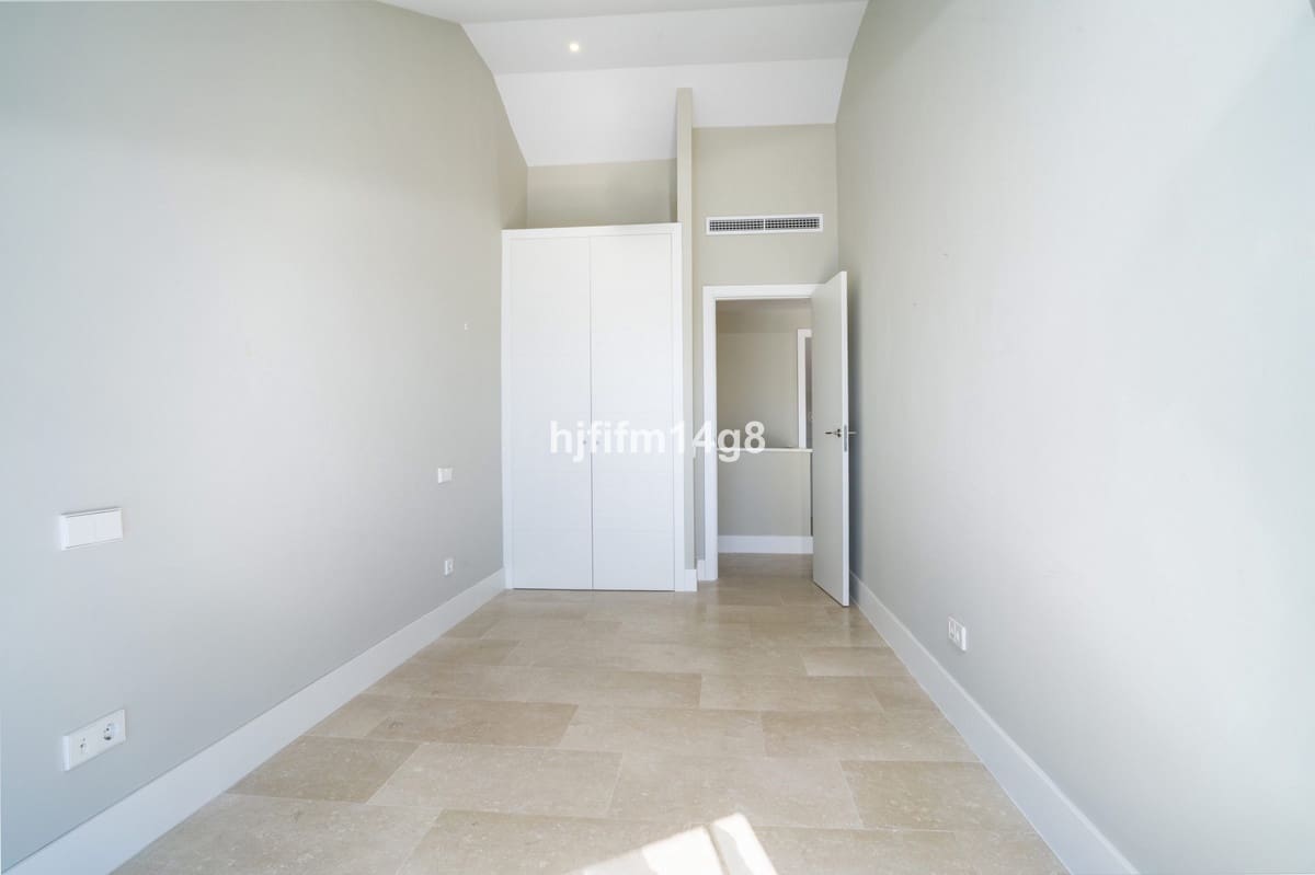 2 soveværelse Lejlighed til salg i Estepona med swimmingpool - € 395.000 (Ref: 9301901)