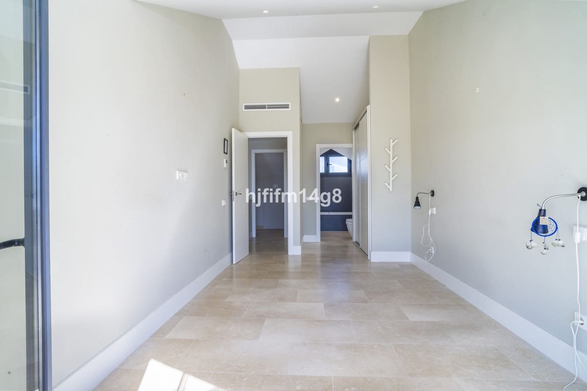 2 soveværelse Lejlighed til salg i Estepona med swimmingpool - € 395.000 (Ref: 9301901)