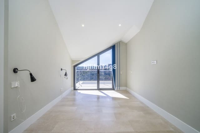 2 soveværelse Lejlighed til salg i Estepona med swimmingpool - € 395.000 (Ref: 9301901)