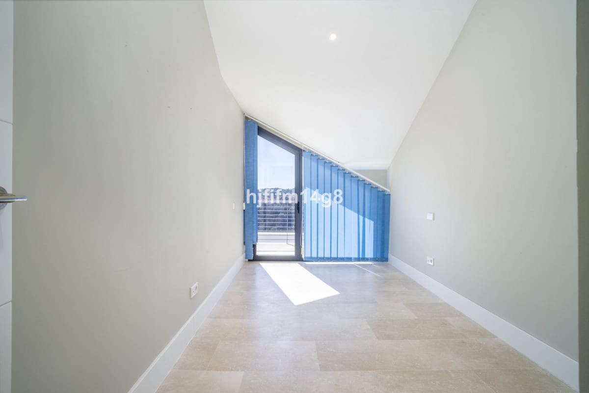 2 soveværelse Lejlighed til salg i Estepona med swimmingpool - € 395.000 (Ref: 9301901)