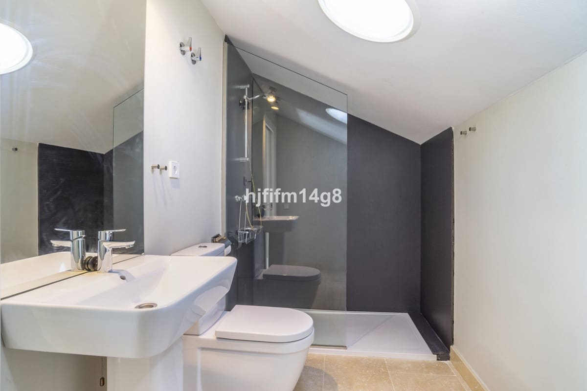 2 soveværelse Lejlighed til salg i Estepona med swimmingpool - € 395.000 (Ref: 9301901)