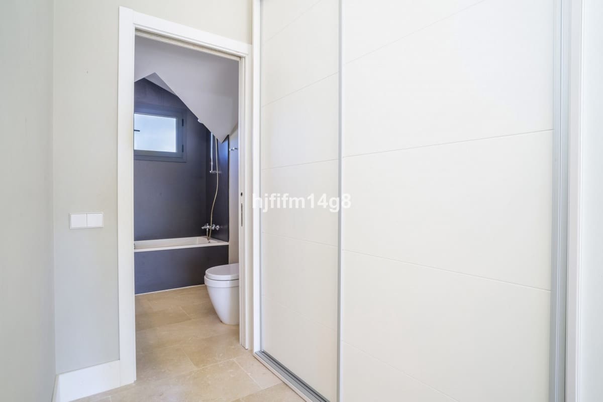 2 soveværelse Lejlighed til salg i Estepona med swimmingpool - € 395.000 (Ref: 9301901)