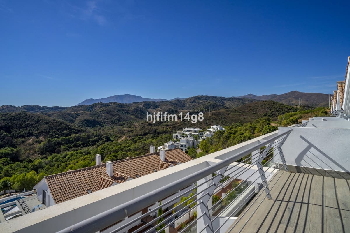 2 soveværelse Lejlighed til salg i Estepona med swimmingpool - € 395.000 (Ref: 9301901)