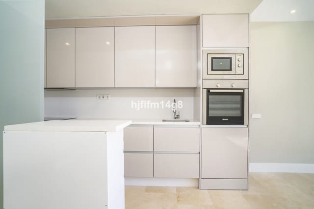 2 makuuhuone Huoneisto myytävänä paikassa Estepona mukana uima-altaan - 395 000 € (Ref: 9301901)