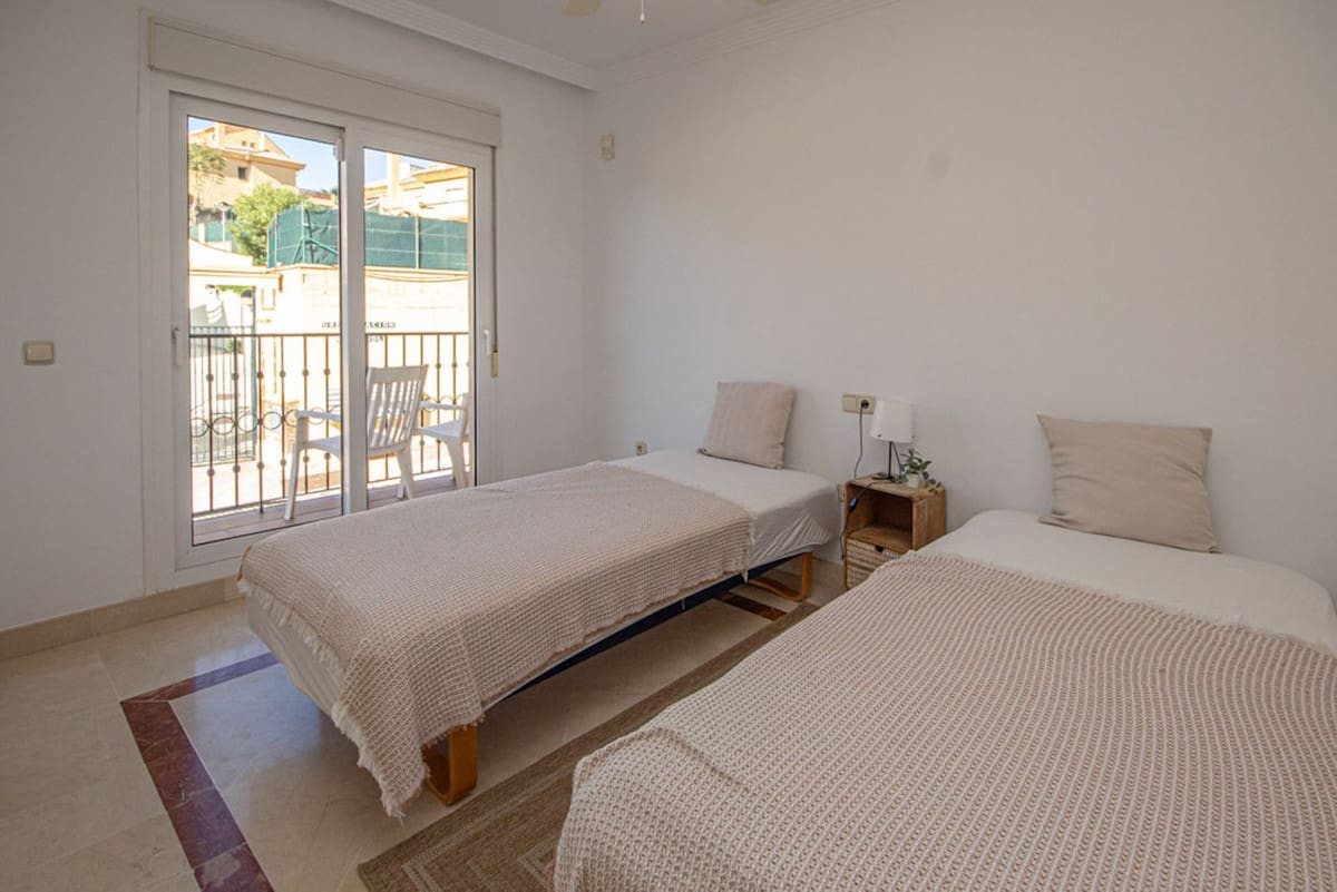 4 Zimmer Haus zu verkaufen in Riviera del Sol mit Pool - 565.000 € (Ref: 9301903)