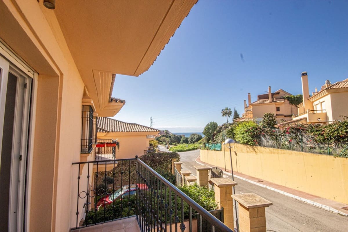 4 Zimmer Haus zu verkaufen in Riviera del Sol mit Pool - 565.000 € (Ref: 9301903)