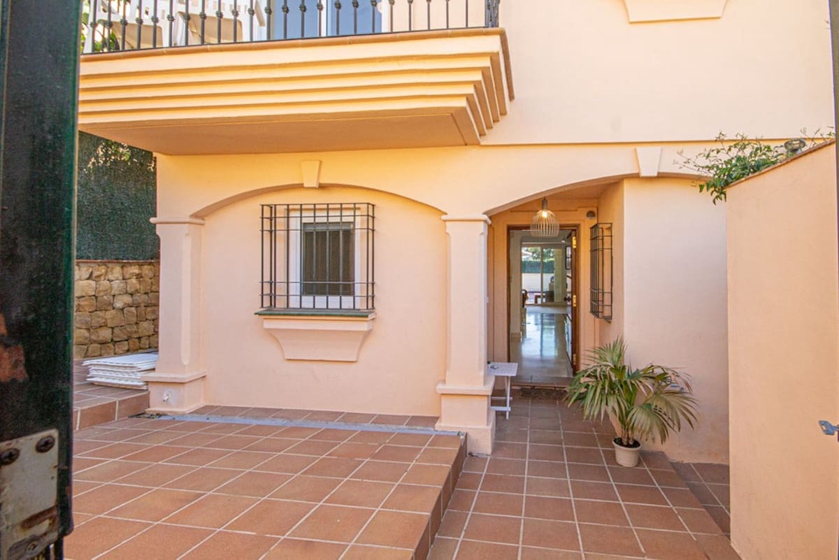 4 Zimmer Haus zu verkaufen in Riviera del Sol mit Pool - 565.000 € (Ref: 9301903)