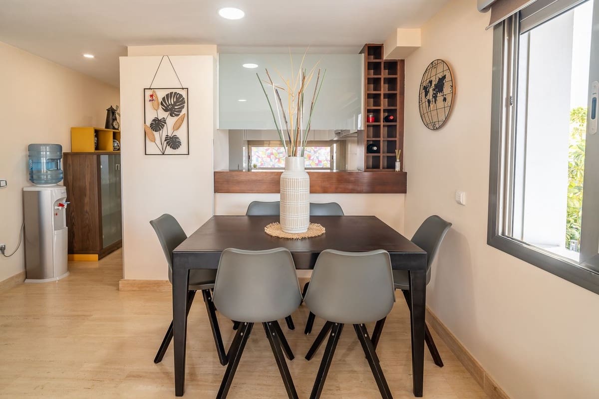 2 bedroom Apartment for sale in La Cala de Mijas with pool - € 357,000 (Ref: 9336979)