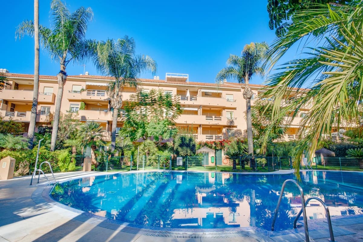 3 bedroom Apartment for sale in Carib Playa with pool - € 435,000 (Ref: 9402459)