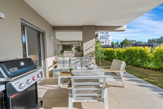 2 Zimmer Apartment zu verkaufen in Estepona Golf, Estepona mit Pool - 379.000 € (Ref: 9421591)