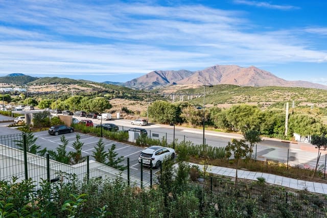 2 Zimmer Apartment zu verkaufen in Estepona Golf, Estepona mit Pool - 379.000 € (Ref: 9421591)