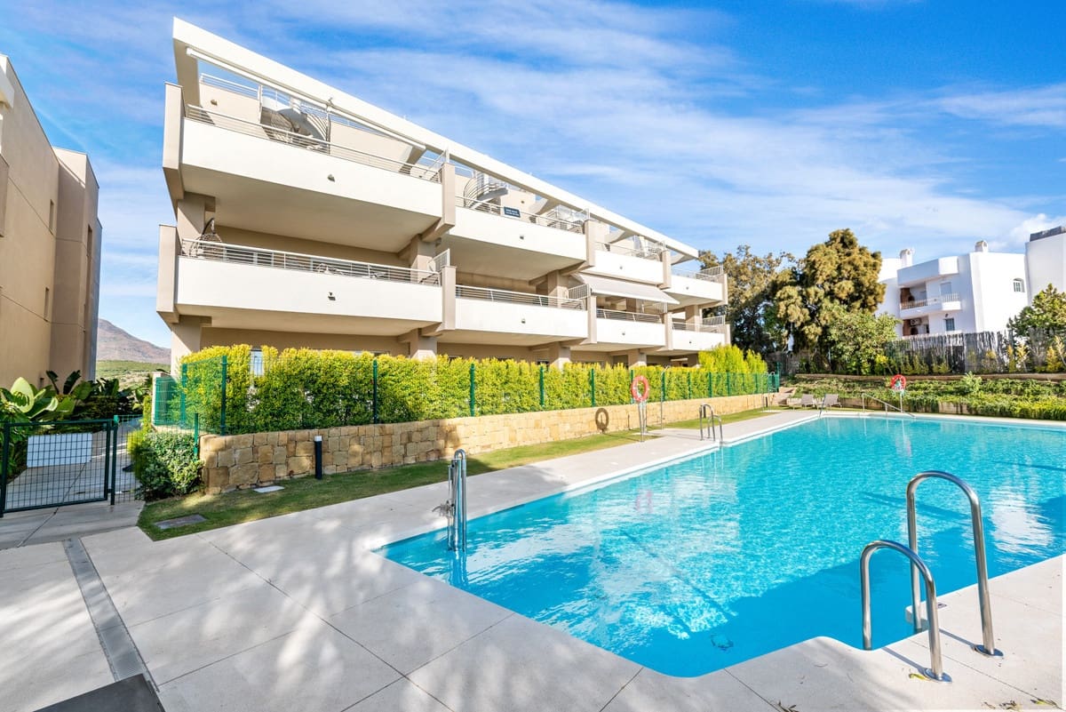 2 soveværelse Lejlighed til salg i Estepona med swimmingpool - € 379.000 (Ref: 9421591)