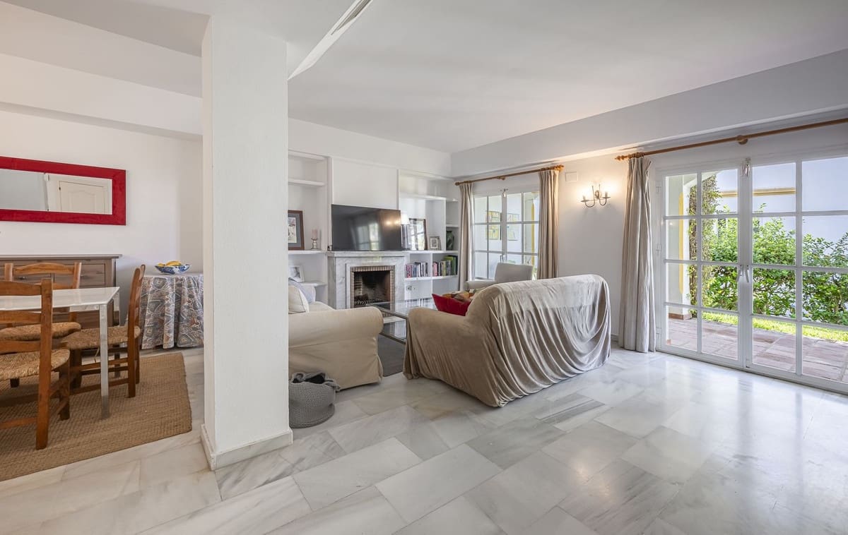 3 bedroom Townhouse for sale in New Golden Mile with pool - € 520,000 (Ref: 9421592)