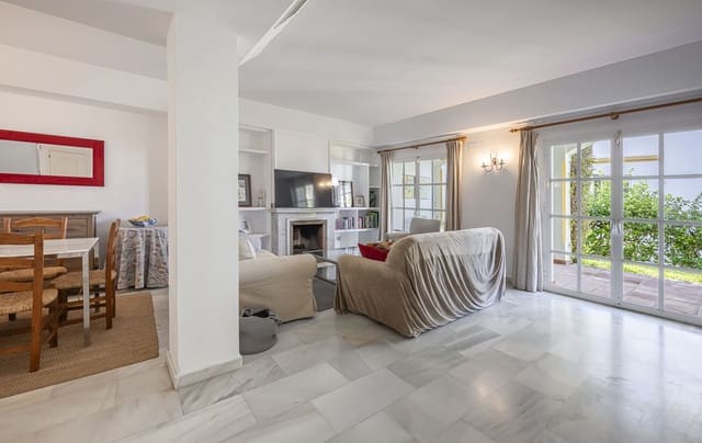 3 quarto Casa em Banda para venda em Selwo, Estepona com piscina - 520 000 € (Ref: 9421592)