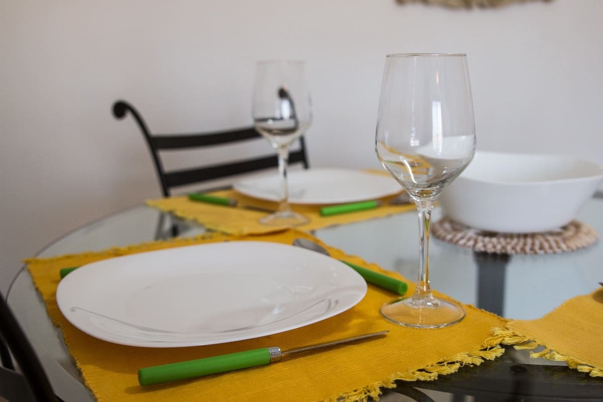 2 bedroom Apartment for sale in La Duquesa / Puerto de la Duquesa with pool - € 359,000 (Ref: 9421593)