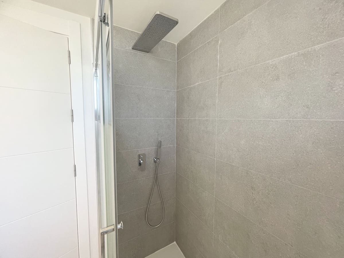 3 bedroom Apartment for sale in La Cala de Mijas with pool - € 610,000 (Ref: 9421595)