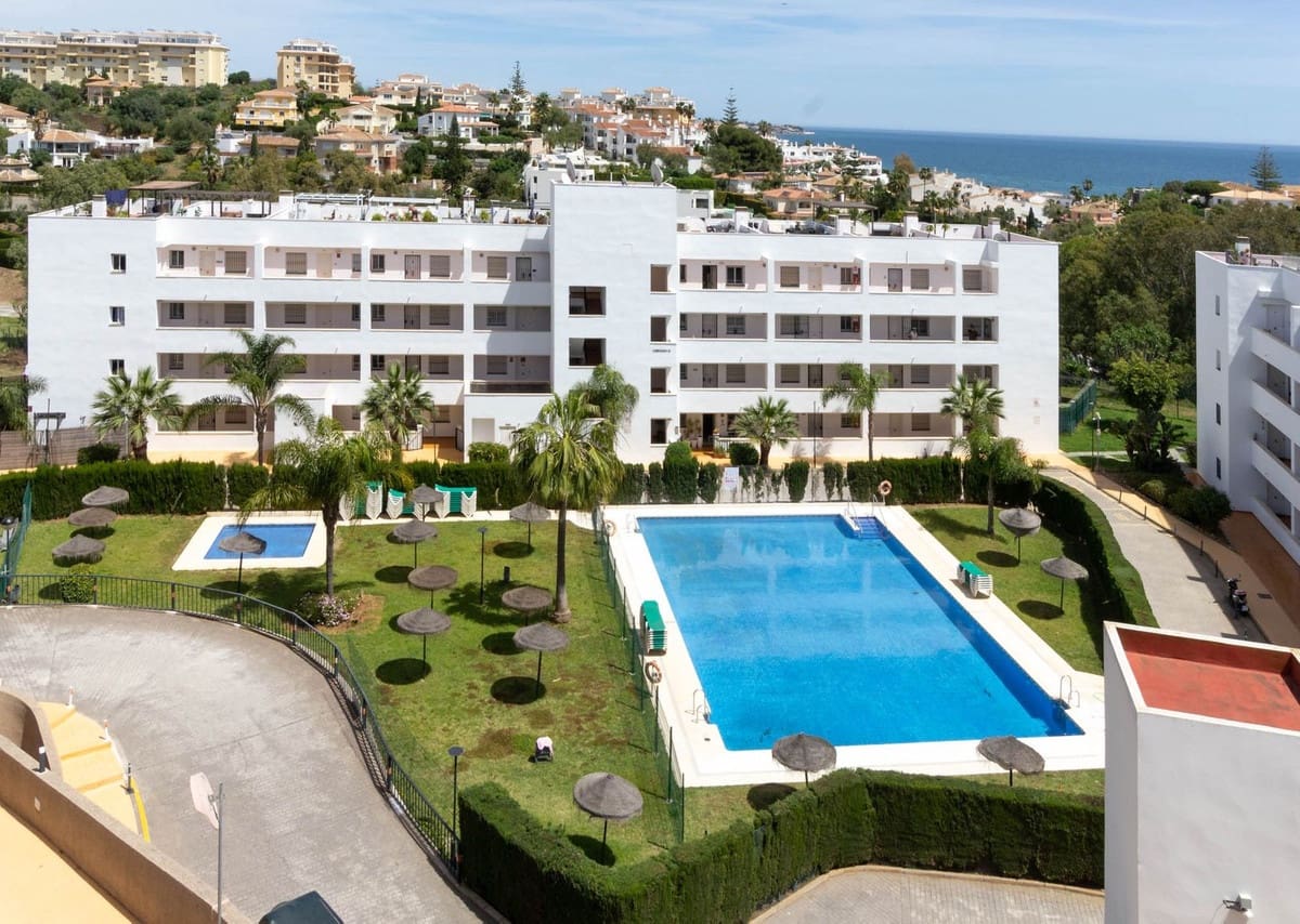 2 sovrum Lägenhet till salu i La Cala de Mijas med pool - 299 000 € (Ref: 9473442)