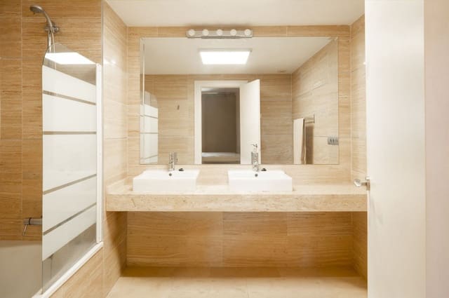 3 chambre Appartement à vendre à Benahavís avec piscine - 630 000 € (Ref: 9489851)