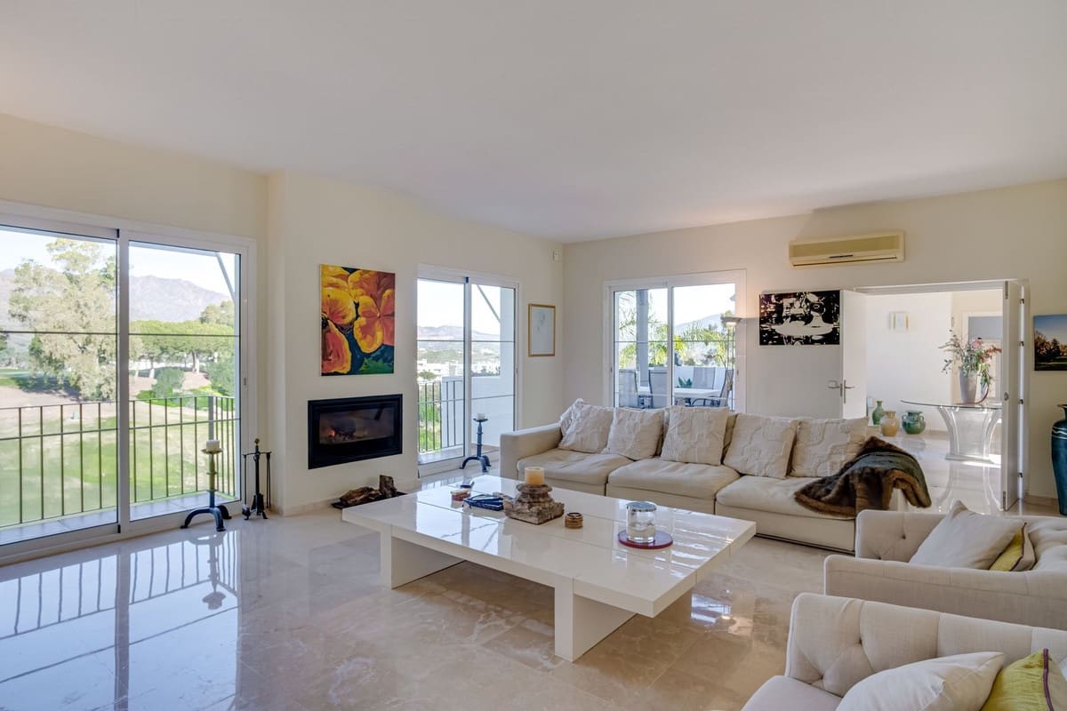 4 bedroom Villa for sale in La Cala Golf with pool - € 1,950,000 (Ref: 9516602)