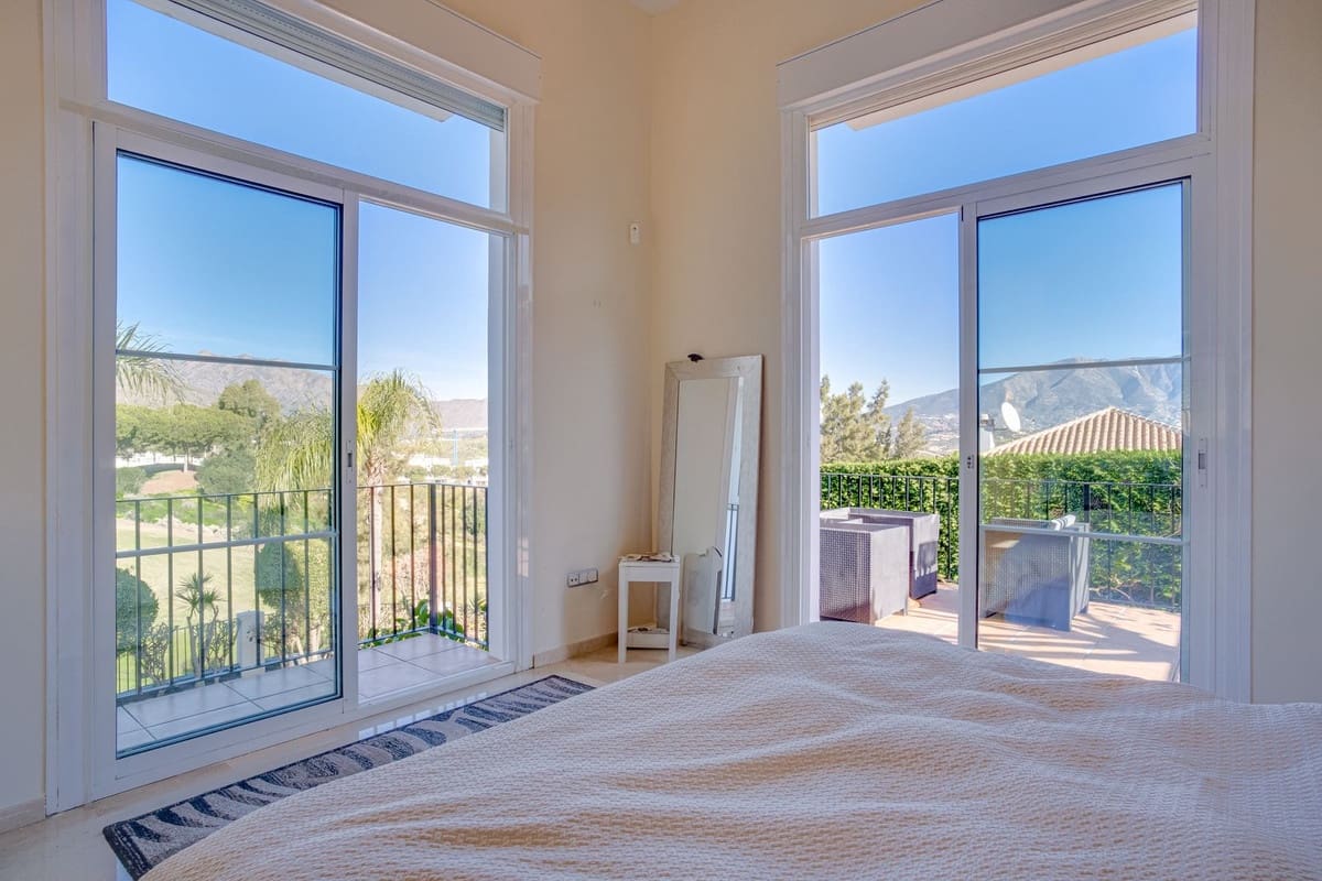 4 bedroom Villa for sale in La Cala Golf with pool - € 1,950,000 (Ref: 9516602)