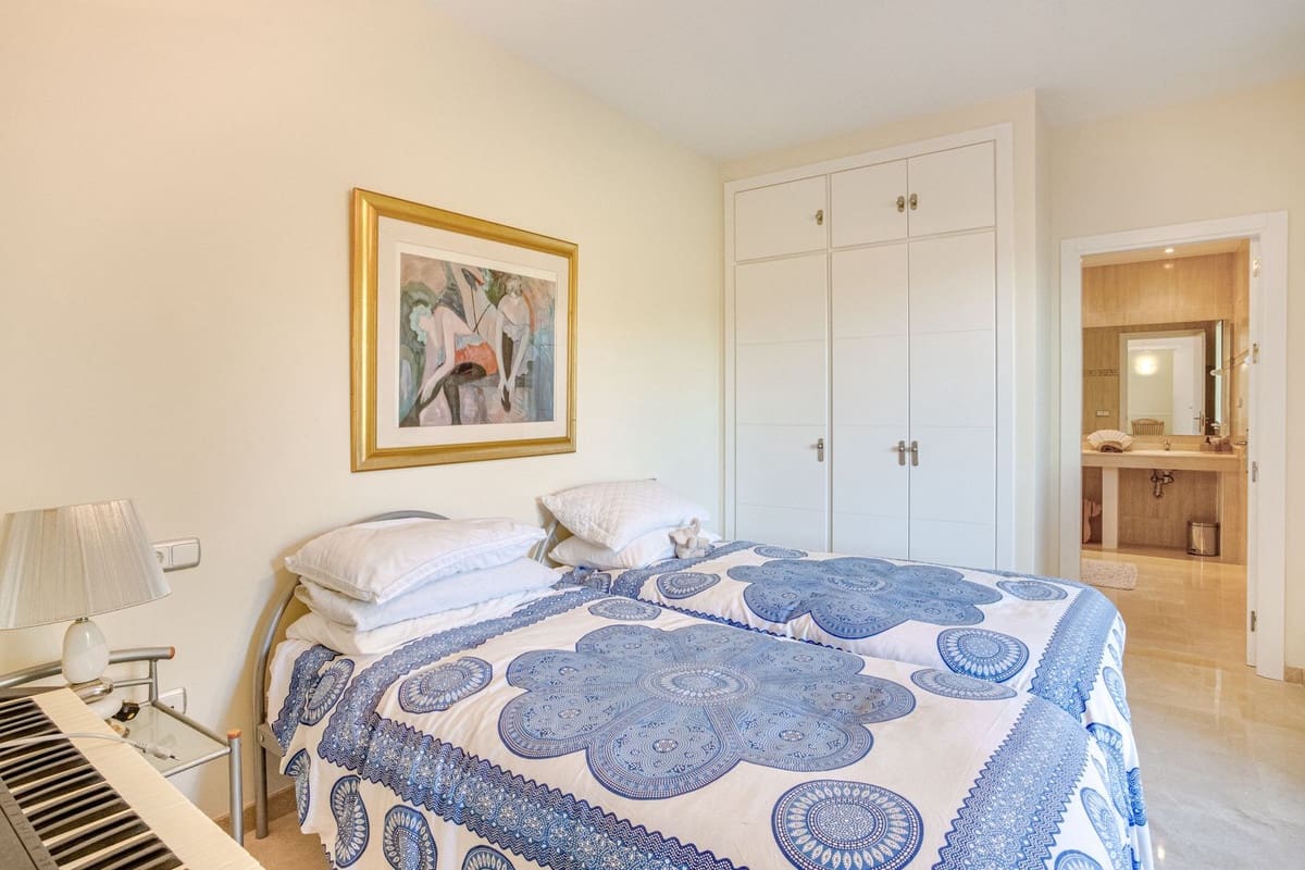 4 bedroom Villa for sale in La Cala Golf with pool - € 1,950,000 (Ref: 9516602)