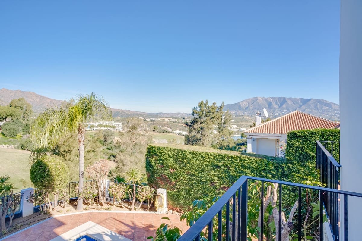 4 bedroom Villa for sale in La Cala Golf with pool - € 1,950,000 (Ref: 9516602)