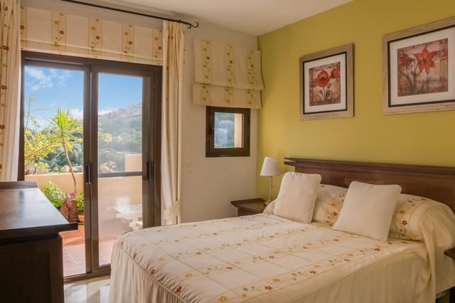 2 chambre Appartement à vendre à La Duquesa / Puerto de la Duquesa, Manilva avec piscine - 325 000 € (Ref: 9559780)