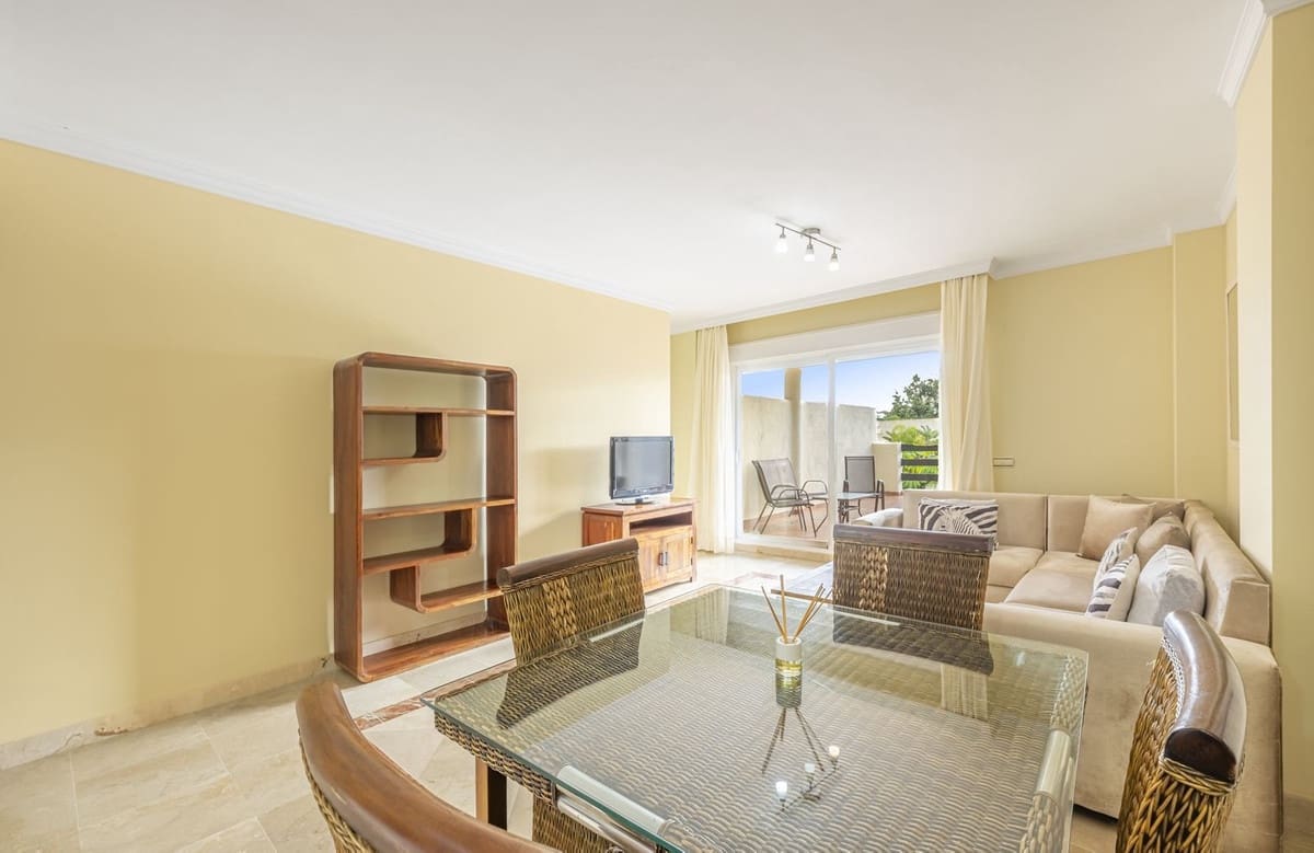 2 bedroom Apartment for sale in Estepona with pool - € 325,000 (Ref: 9566675)