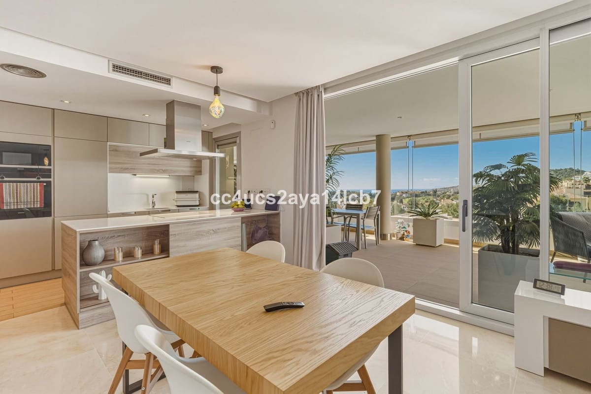 3 sypialnia Apartament na sprzedaż w Benahavis z basenem - 649 000 € (Ref: 9631516)