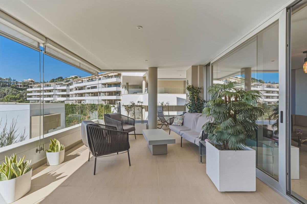 3 bedroom Apartment for sale in Benahavis with pool - € 649,000 (Ref: 9631516)