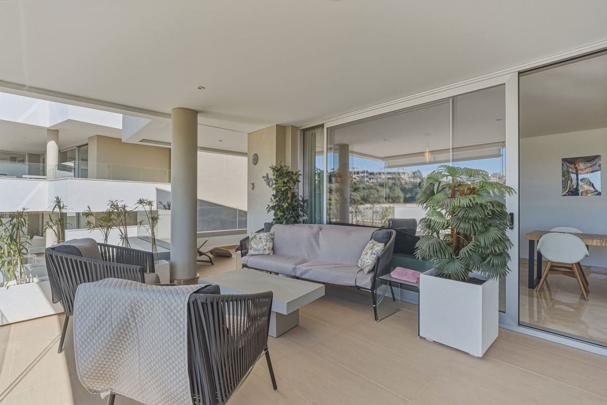 3 bedroom Apartment for sale in Benahavis with pool - € 649,000 (Ref: 9631516)