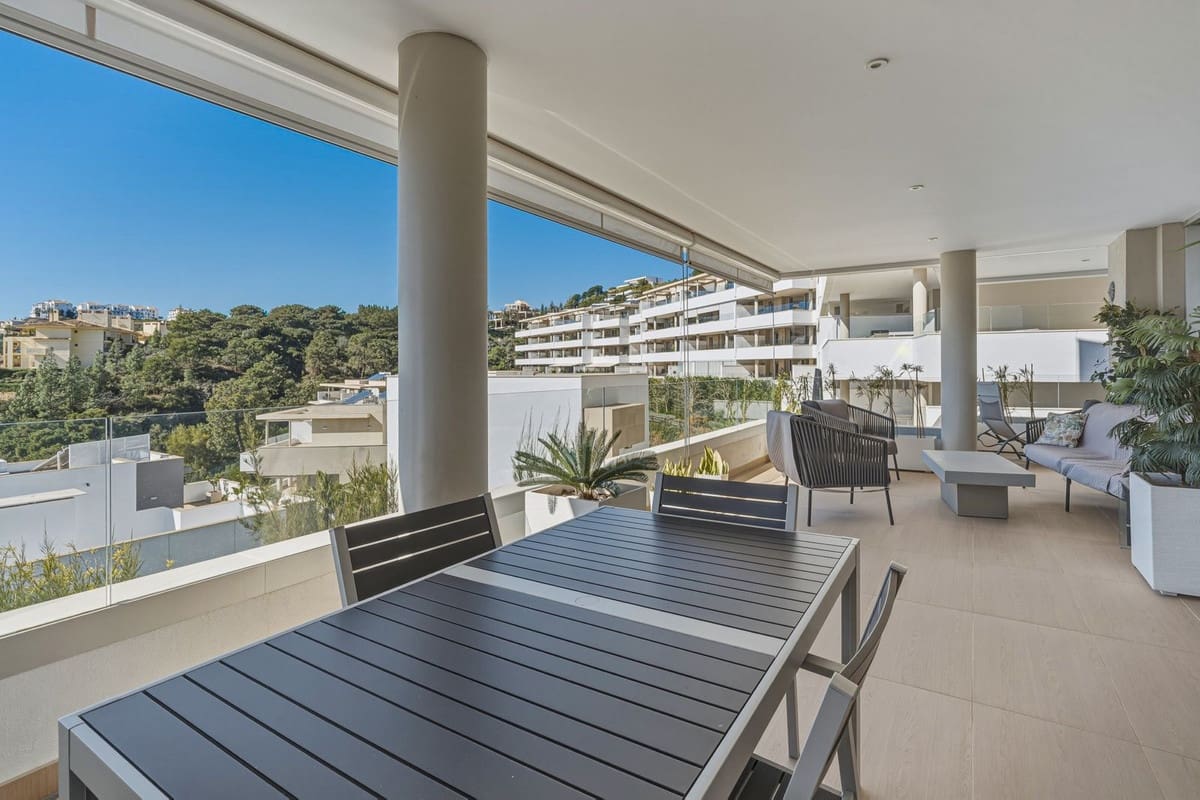 3 bedroom Apartment for sale in Benahavis with pool - € 649,000 (Ref: 9631516)