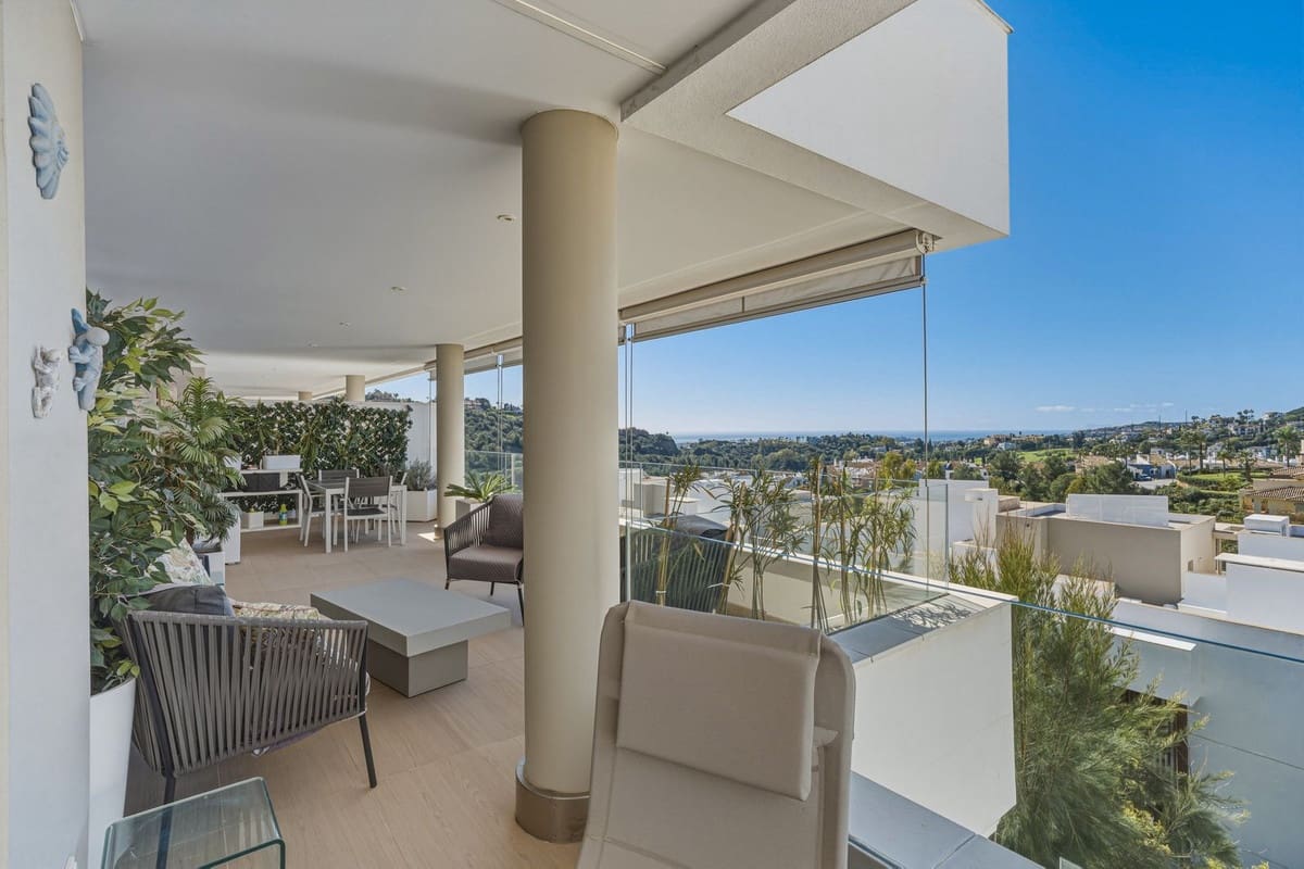 3 bedroom Apartment for sale in Benahavis with pool - € 649,000 (Ref: 9631516)