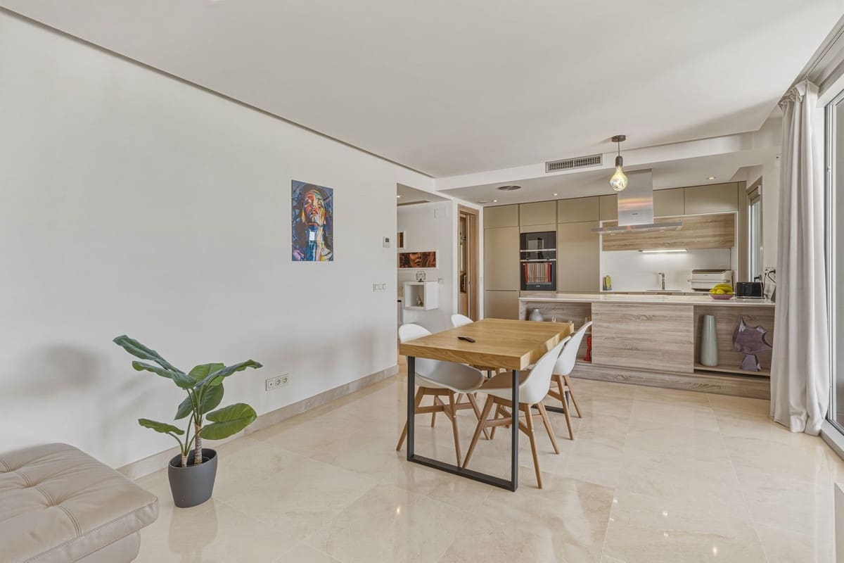 3 bedroom Apartment for sale in Benahavis with pool - € 649,000 (Ref: 9631516)