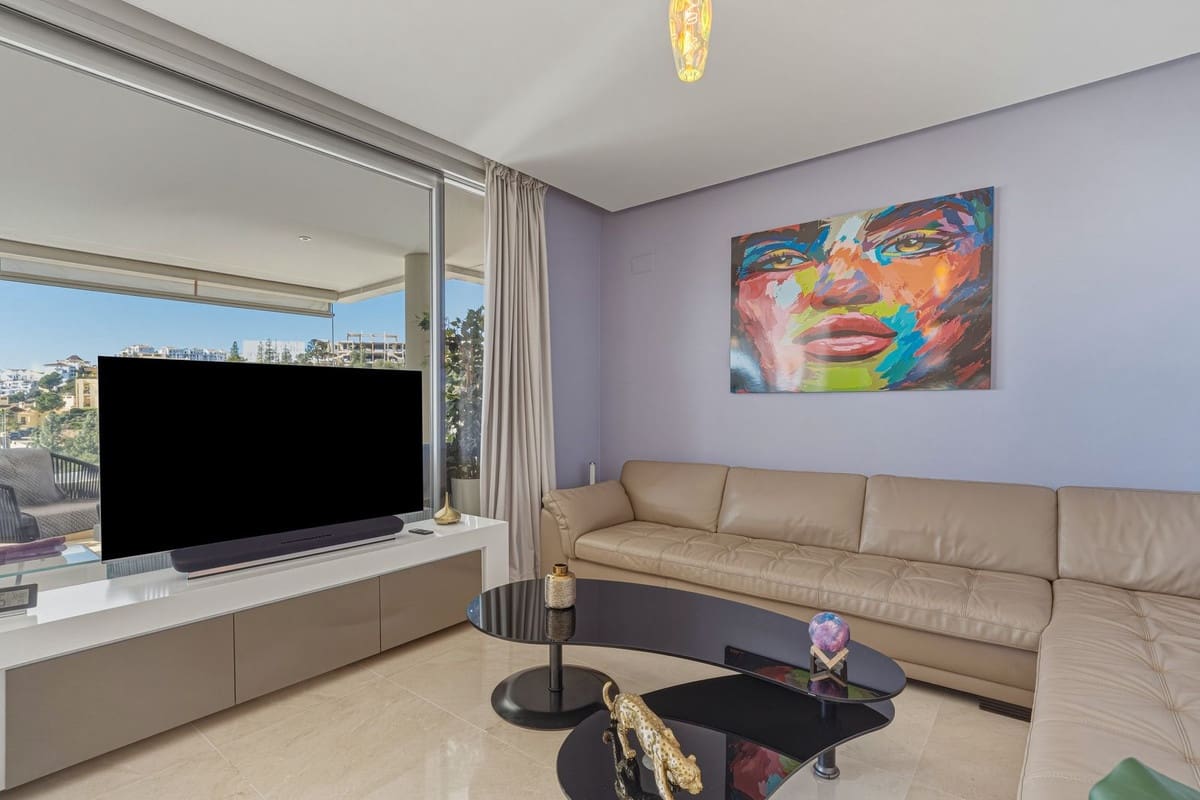 3 bedroom Apartment for sale in Benahavis with pool - € 649,000 (Ref: 9631516)