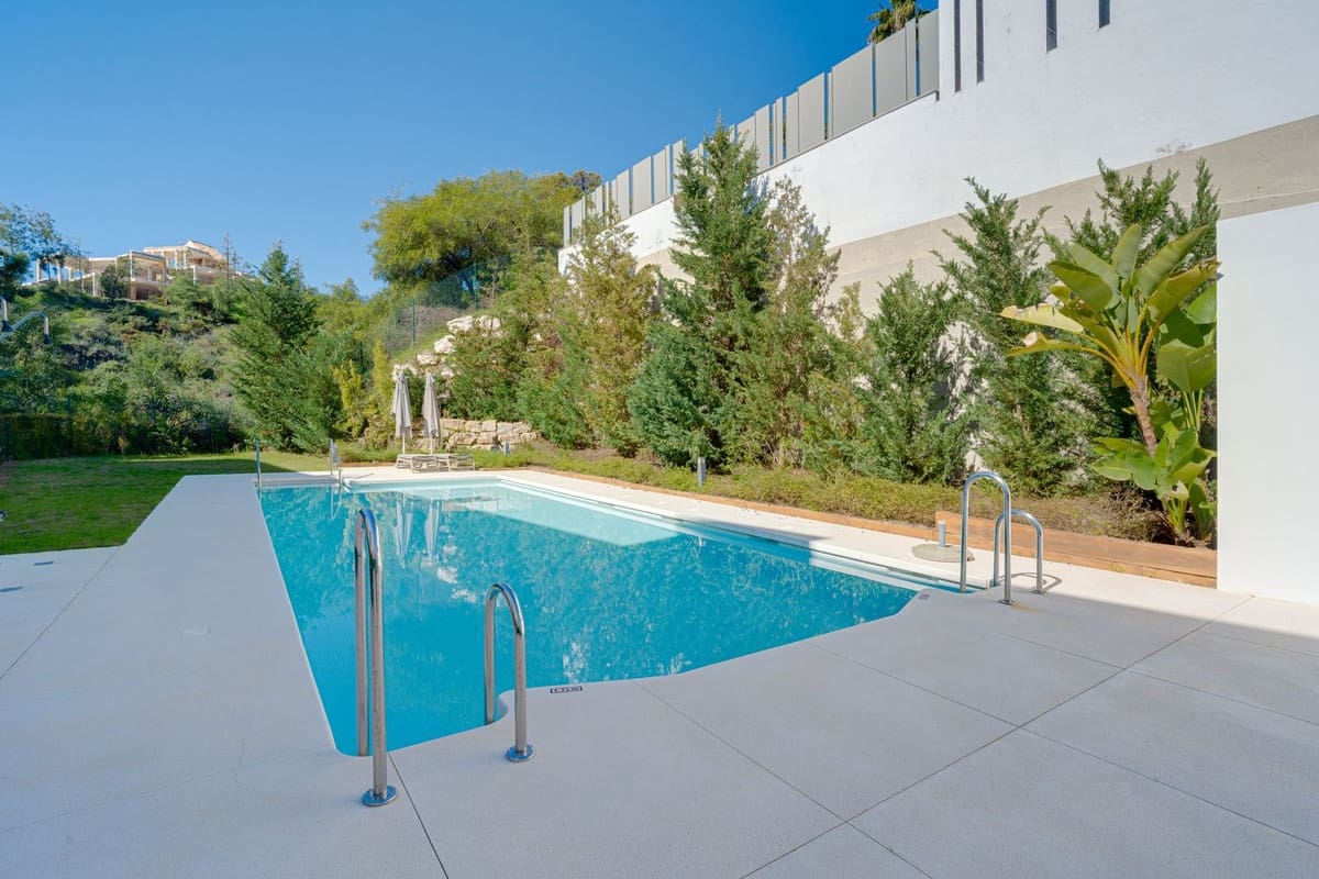 3 bedroom Apartment for sale in Benahavis with pool - € 649,000 (Ref: 9631516)