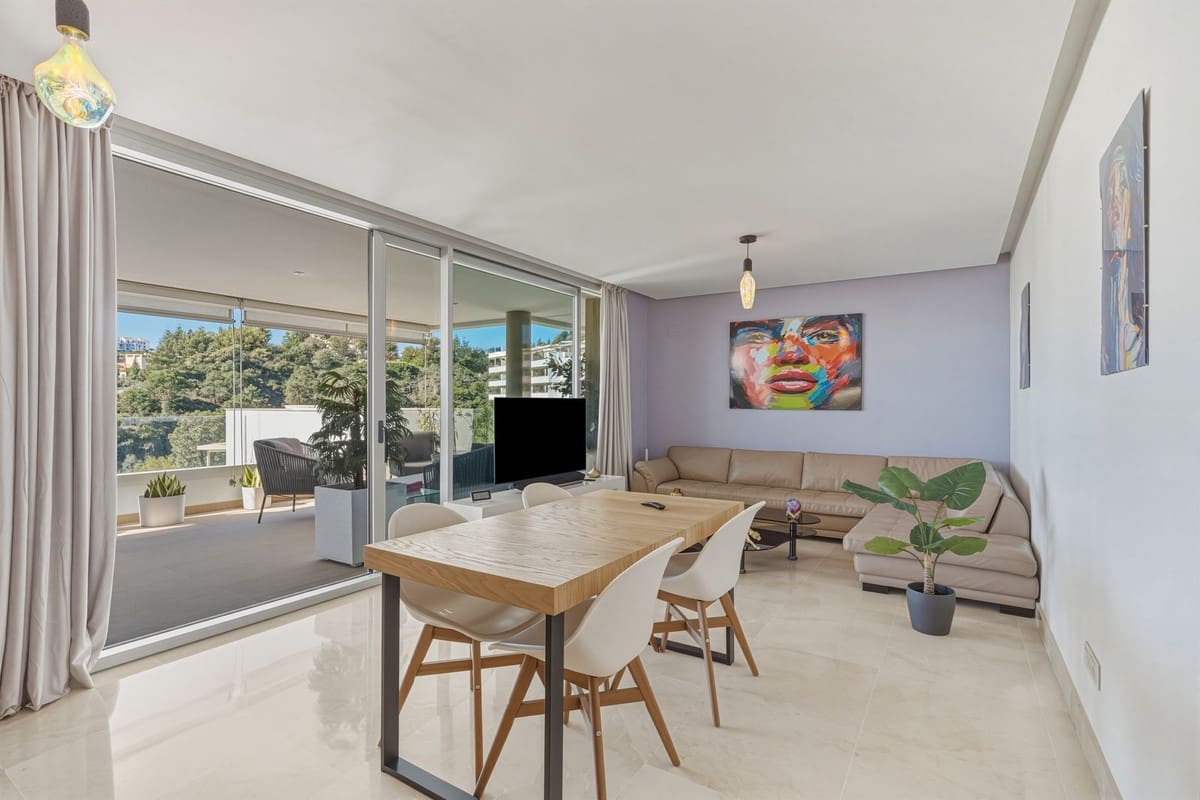 3 bedroom Apartment for sale in Benahavis with pool - € 649,000 (Ref: 9631516)