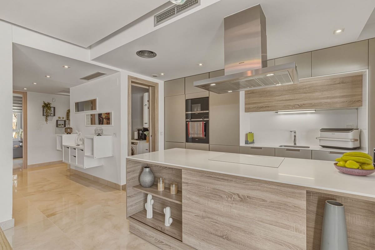 3 bedroom Apartment for sale in Benahavis with pool - € 649,000 (Ref: 9631516)