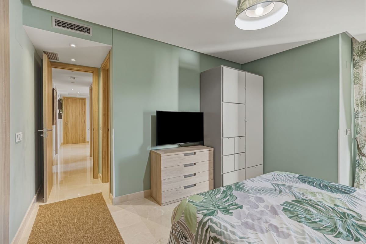 3 bedroom Apartment for sale in Benahavis with pool - € 649,000 (Ref: 9631516)