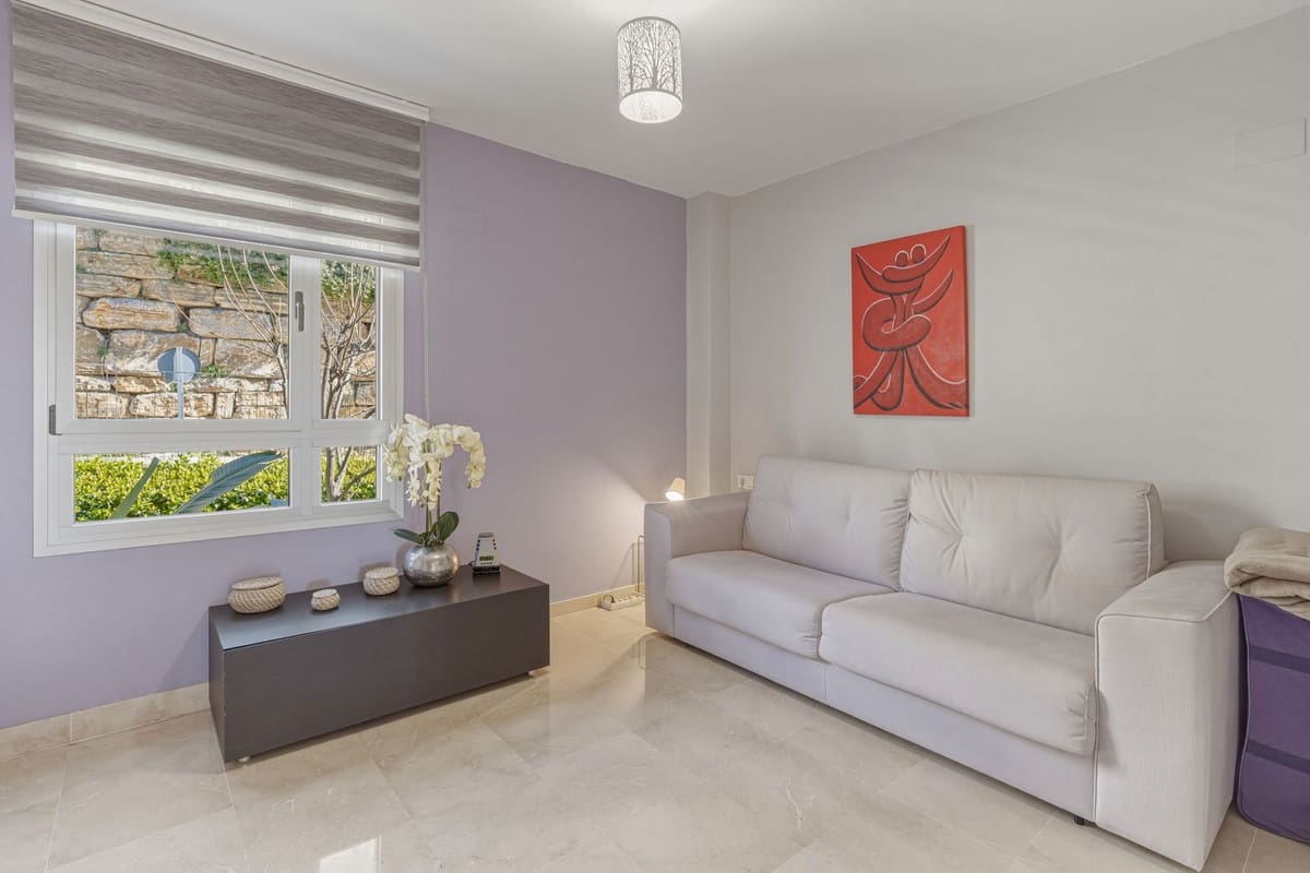 3 bedroom Apartment for sale in Benahavis with pool - € 649,000 (Ref: 9631516)