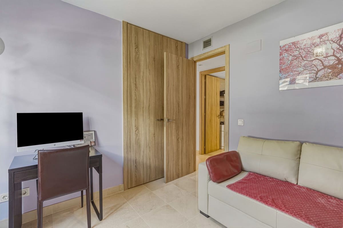 3 bedroom Apartment for sale in Benahavis with pool - € 649,000 (Ref: 9631516)