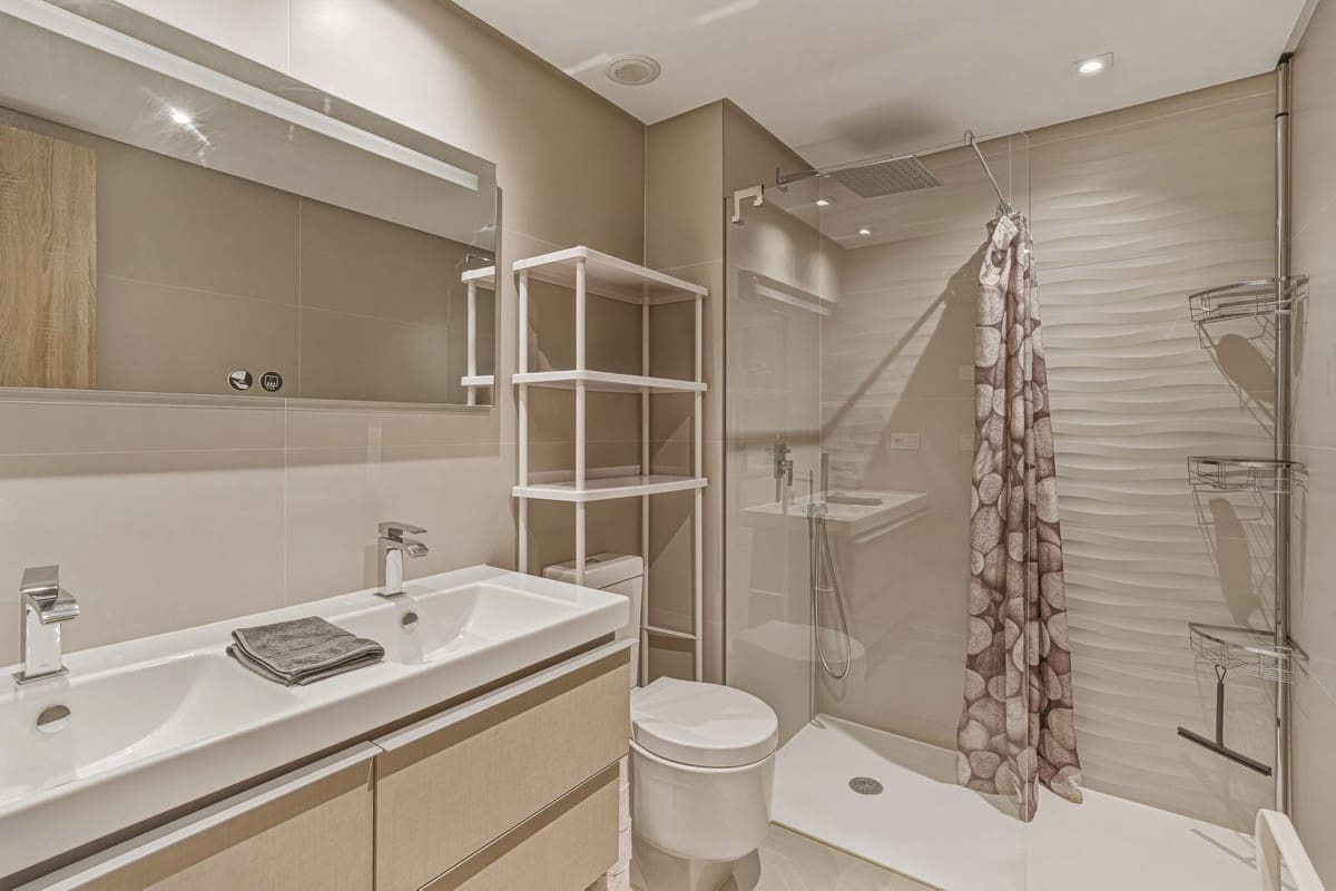 3 bedroom Apartment for sale in Benahavis with pool - € 649,000 (Ref: 9631516)