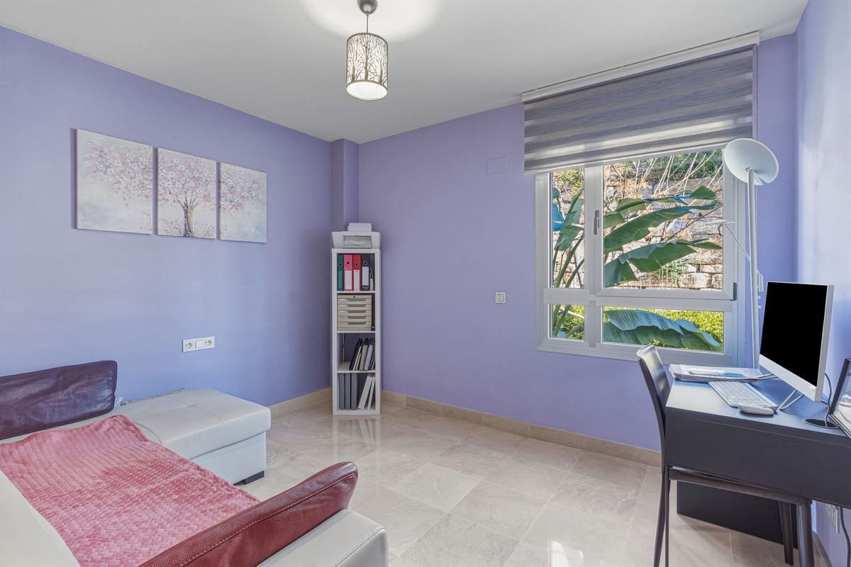 3 bedroom Apartment for sale in Benahavis with pool - € 649,000 (Ref: 9631516)