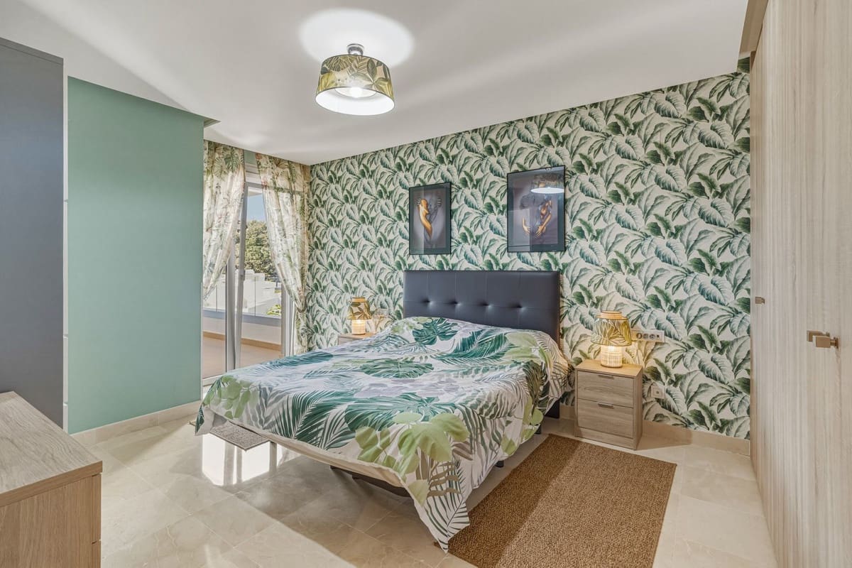 3 bedroom Apartment for sale in Benahavis with pool - € 649,000 (Ref: 9631516)