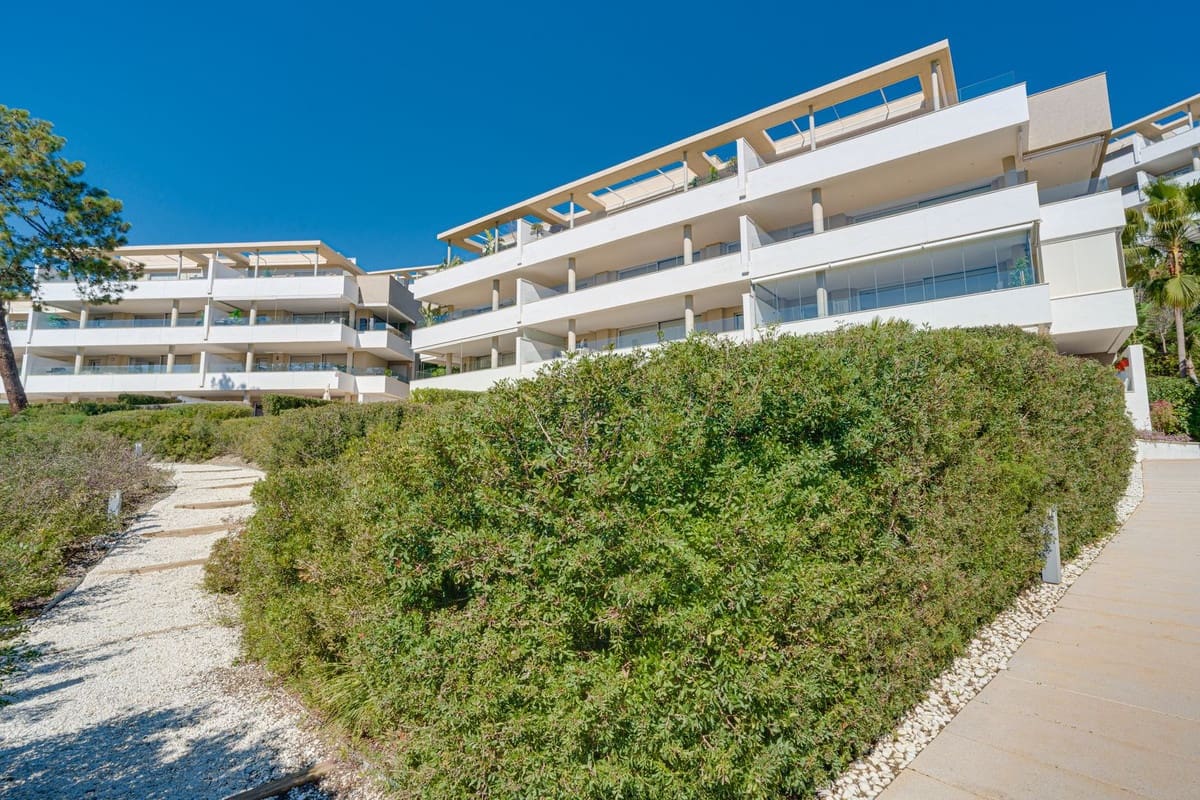 3 bedroom Apartment for sale in Benahavis with pool - € 649,000 (Ref: 9631516)