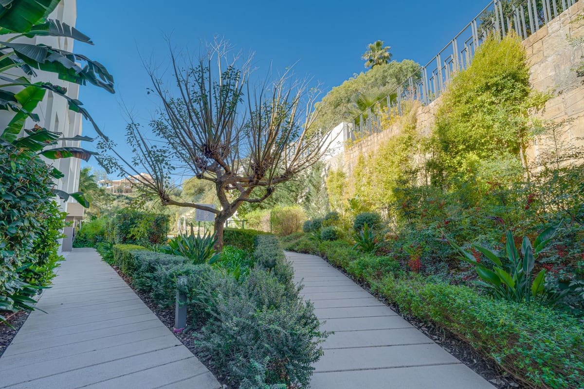 3 bedroom Apartment for sale in Benahavis with pool - € 649,000 (Ref: 9631516)