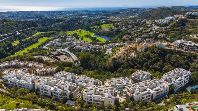 3 soverom Leilighet til salgs i Los Arqueros - Puerto del Almendro, Benahavís med svømmebasseng - € 649 000 (Ref: 9631516)