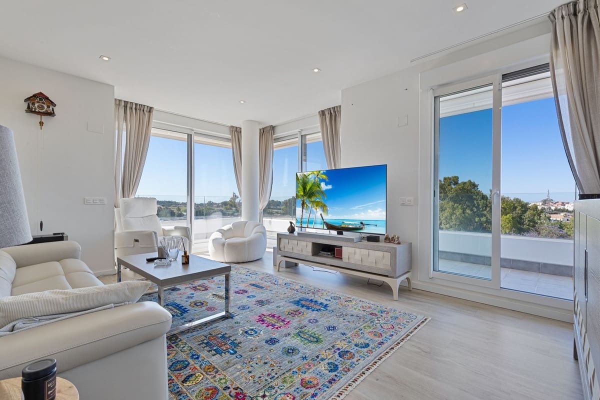 3 bedroom Apartment for sale in Nueva Andalucia with pool - € 515,000 (Ref: 9636106)