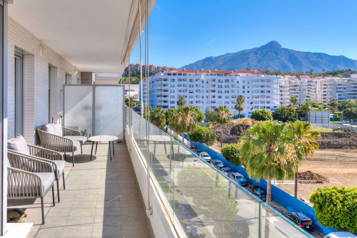 3 bedroom Apartment for sale in Nueva Andalucia with pool - € 515,000 (Ref: 9636106)