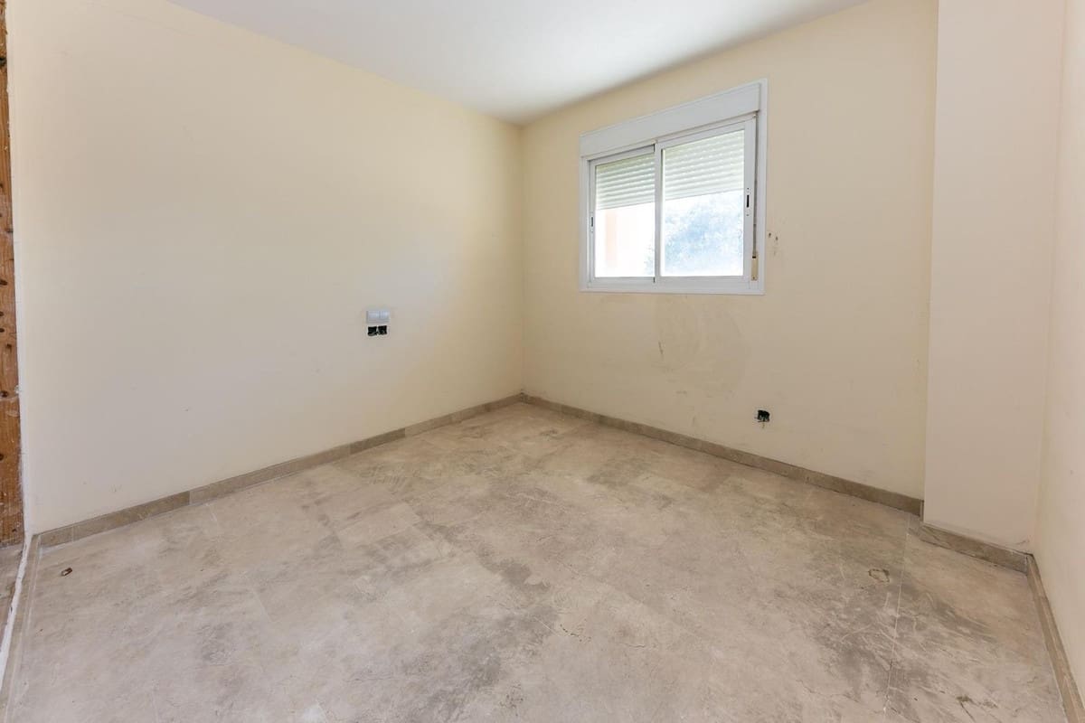 3 soverom Hus til salgs i La Duquesa / Puerto de la Duquesa - € 369 000 (Ref: 9650560)